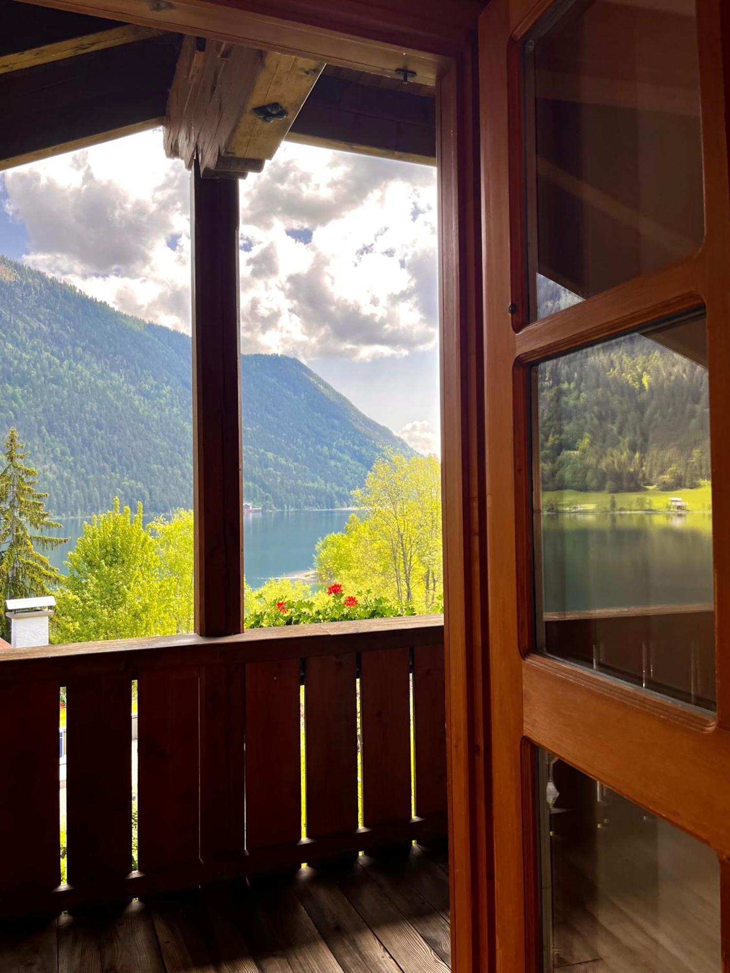 Chalets Zoehrer - Wohnen Am Wasser Weissensee Exterior foto